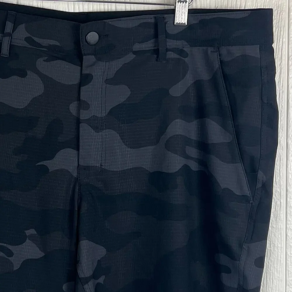 George shorts mens 40 Camo flat front back pocket one with a zipper NICE!